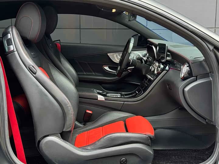 Фото 18 - Mercedes-Benz C-Class AMG