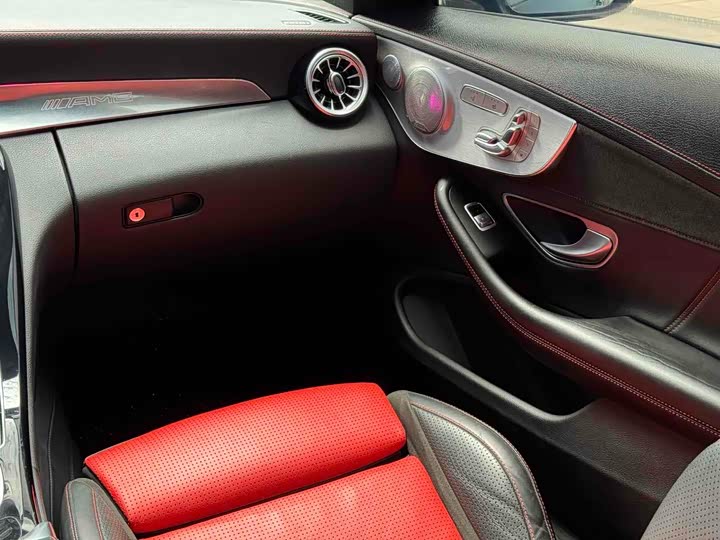 Фото 28 - Mercedes-Benz C-Class AMG