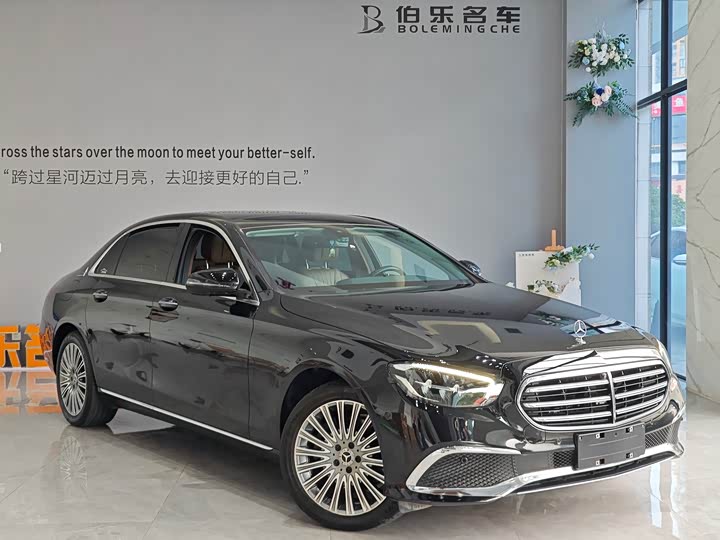 Фото 3 - Mercedes-Benz E-Class