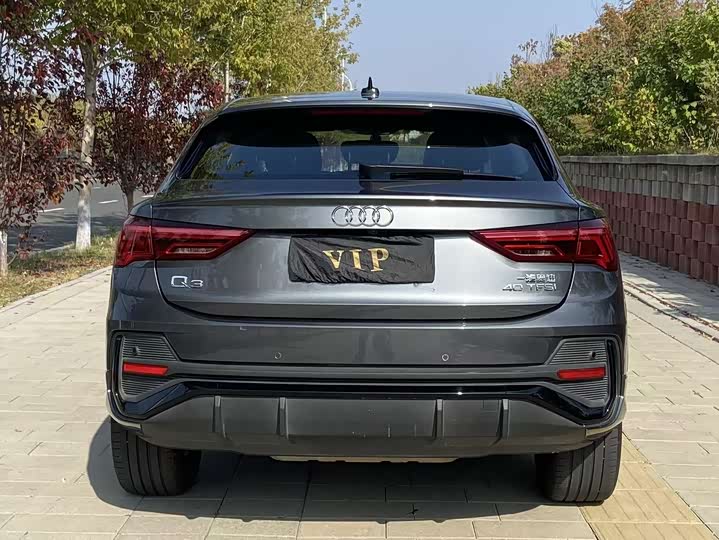 Фото 8 - Audi Q3 Sportback