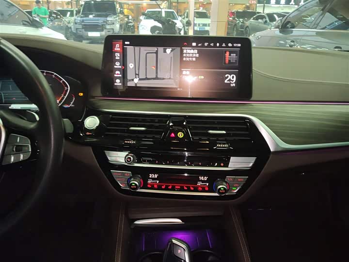 Фото 13 - BMW 5 Series