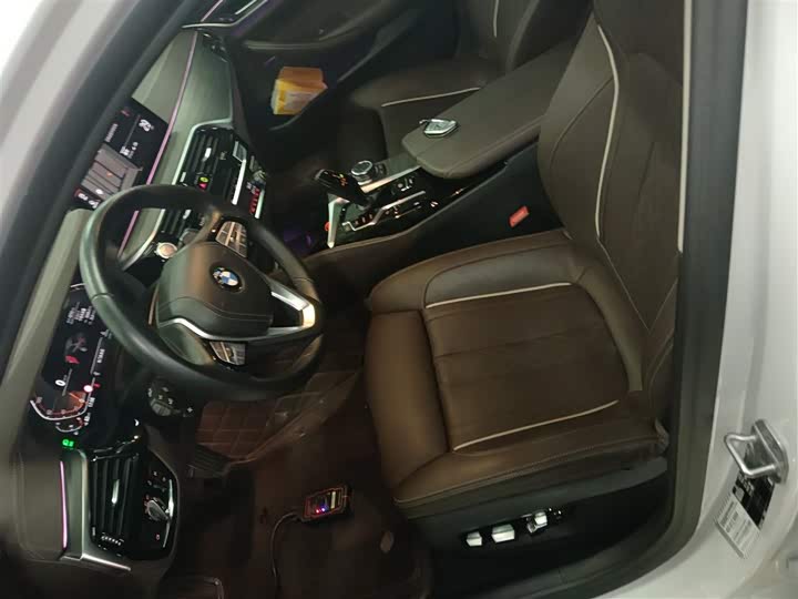 Фото 15 - BMW 5 Series