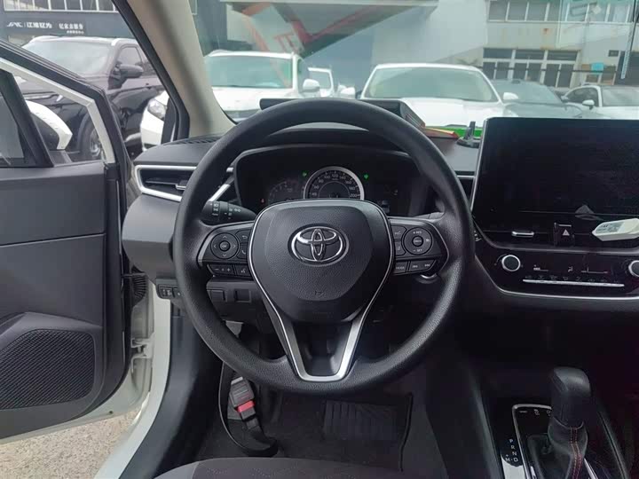 Фото 11 - Toyota Corolla