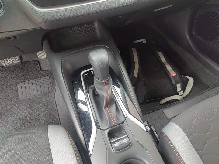 Фото 14 - Toyota Corolla