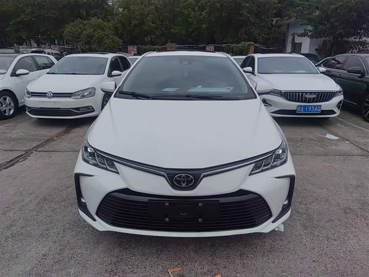 Фото 3 - Toyota Corolla