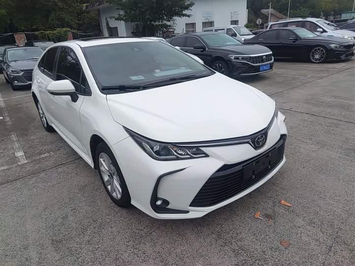 Фото 4 - Toyota Corolla