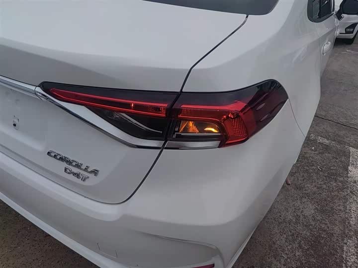 Фото 8 - Toyota Corolla