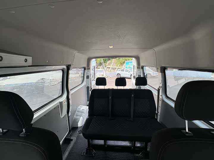 Фото 11 - Maxus V80