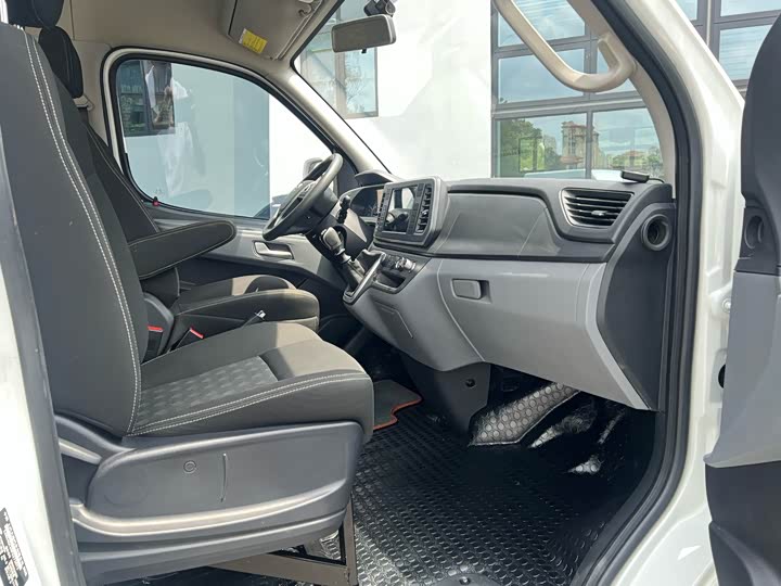 Фото 6 - Maxus V80