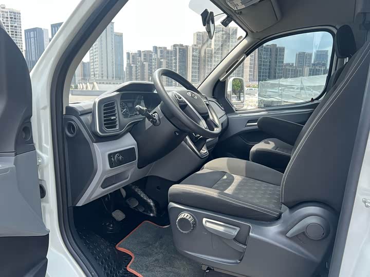 Фото 7 - Maxus V80