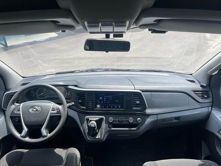 Фото 8 - Maxus V80