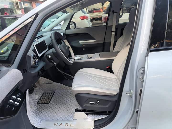 Фото 15 - BAIC Arcfox Kaola S