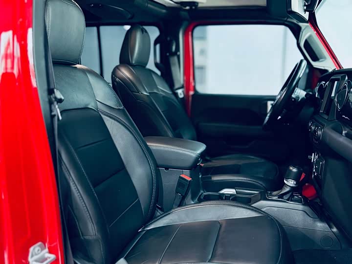 Фото 5 - Jeep Wrangler