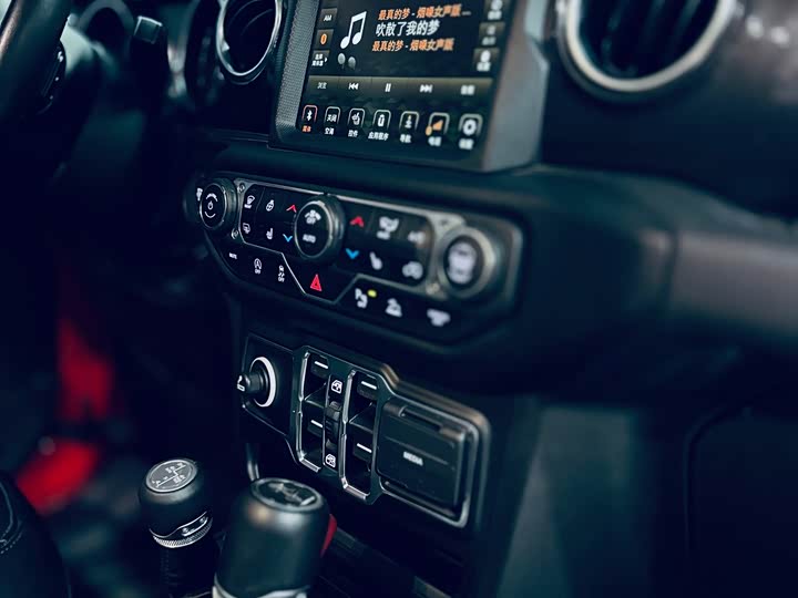 Фото 7 - Jeep Wrangler