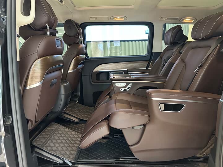 Фото 11 - Mercedes-Benz V-Class