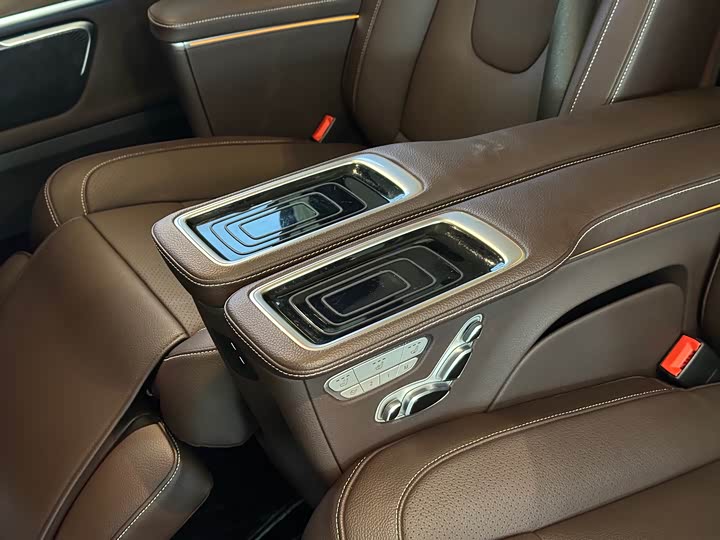 Фото 12 - Mercedes-Benz V-Class