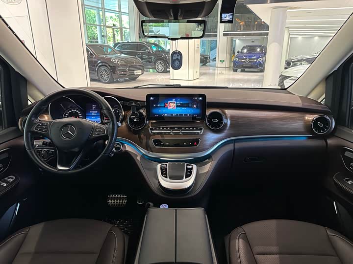 Фото 5 - Mercedes-Benz V-Class