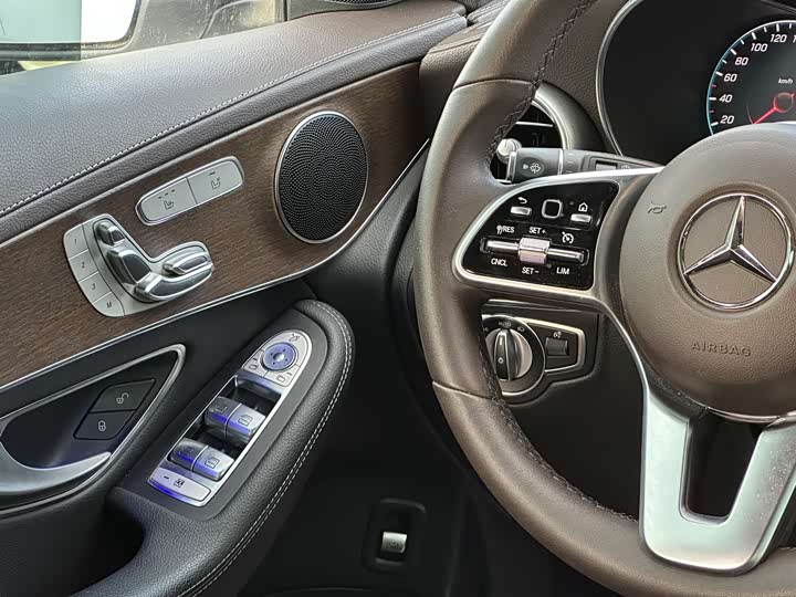 Фото 16 - Mercedes-Benz GLC-Class