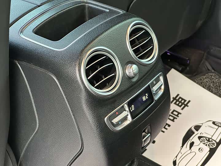 Фото 20 - Mercedes-Benz GLC-Class