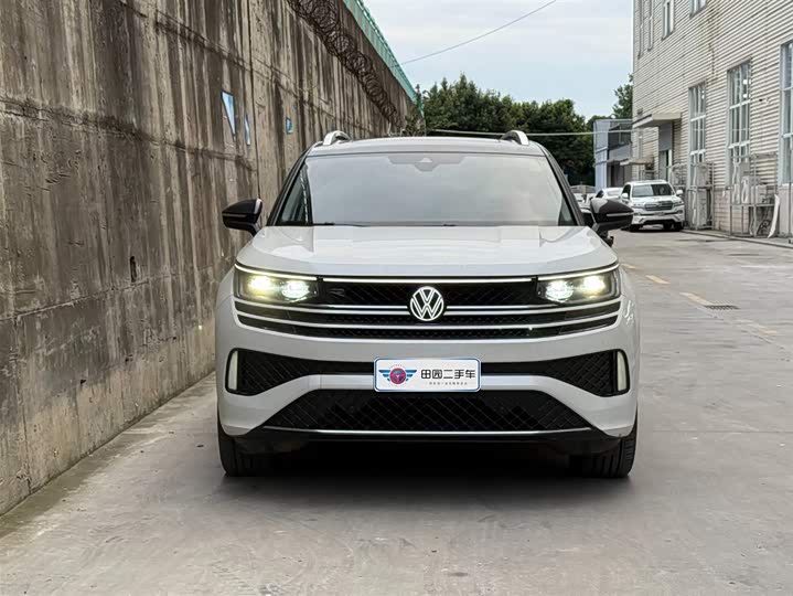 Фото 2 - Volkswagen Tavendor