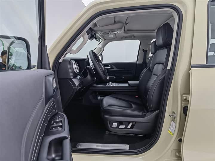 Фото 10 - Tank 300 Hybrid