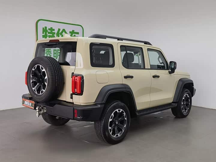 Фото 2 - Tank 300 Hybrid