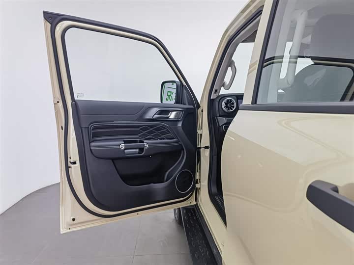 Фото 8 - Tank 300 Hybrid