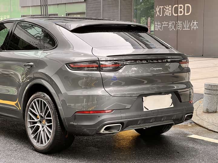 Фото 10 - Porsche Cayenne