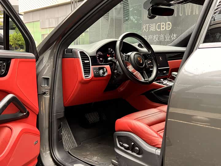 Фото 14 - Porsche Cayenne