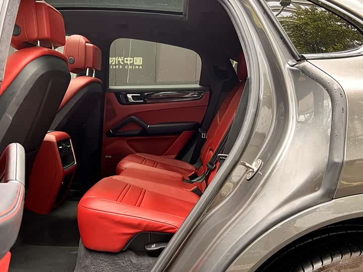 Фото 17 - Porsche Cayenne