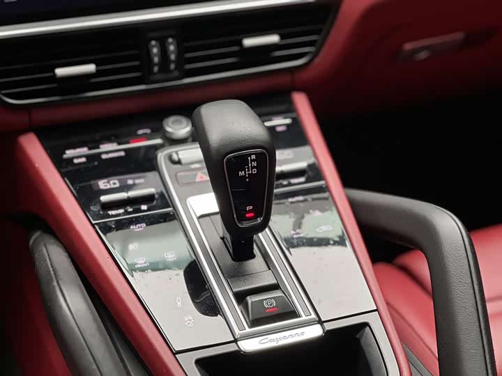 Фото 22 - Porsche Cayenne