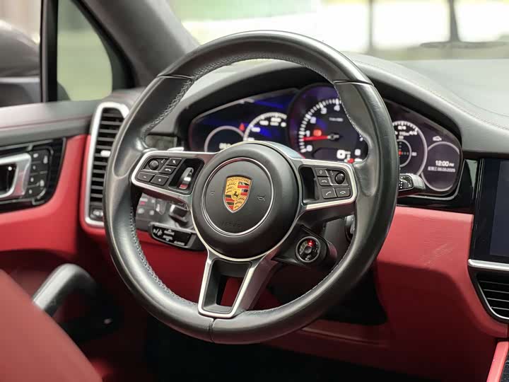 Фото 24 - Porsche Cayenne