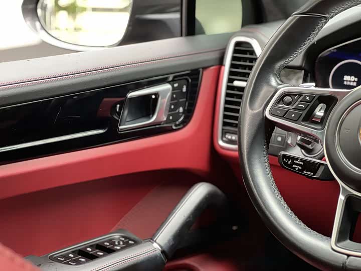 Фото 29 - Porsche Cayenne