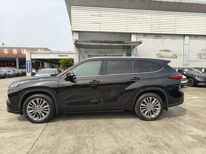 Фото 4 - Toyota Highlander