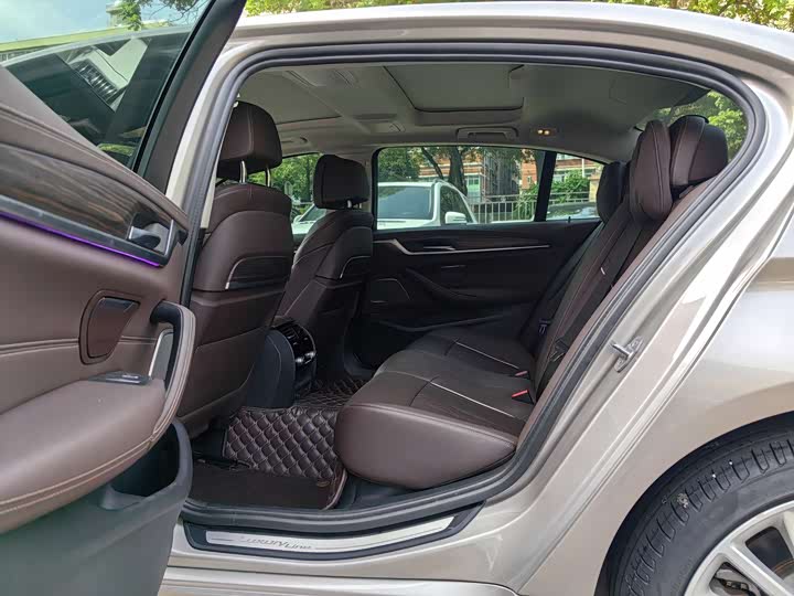 Фото 5 - BMW 5 Series