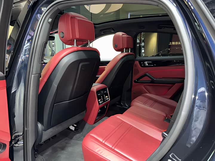 Фото 18 - Porsche Cayenne