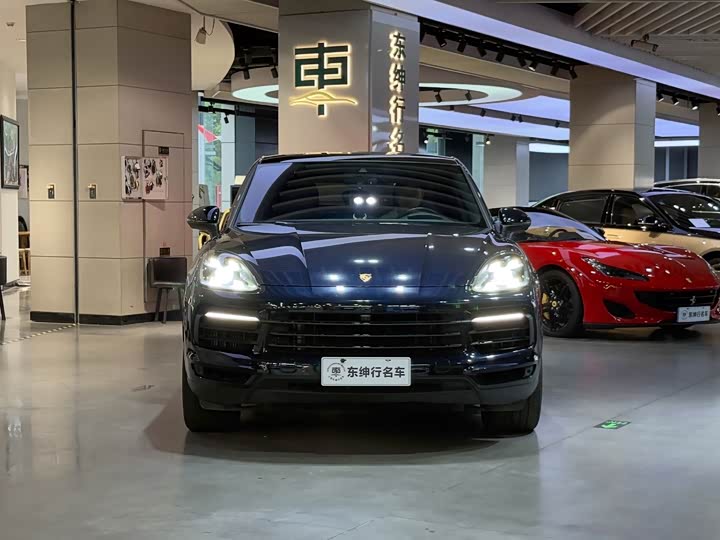 Фото 2 - Porsche Cayenne