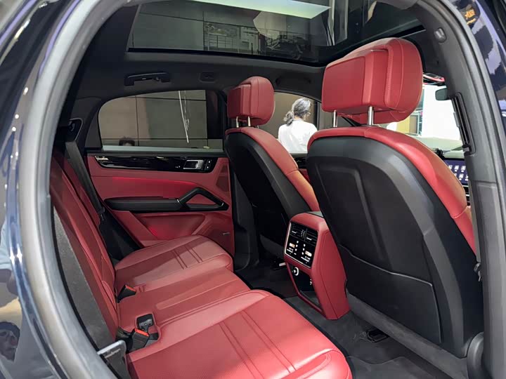 Фото 23 - Porsche Cayenne