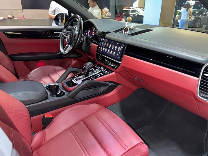 Фото 24 - Porsche Cayenne