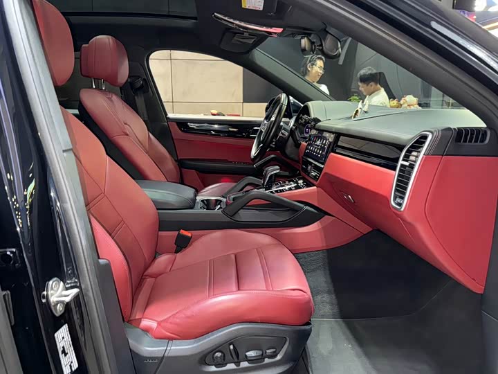 Фото 25 - Porsche Cayenne