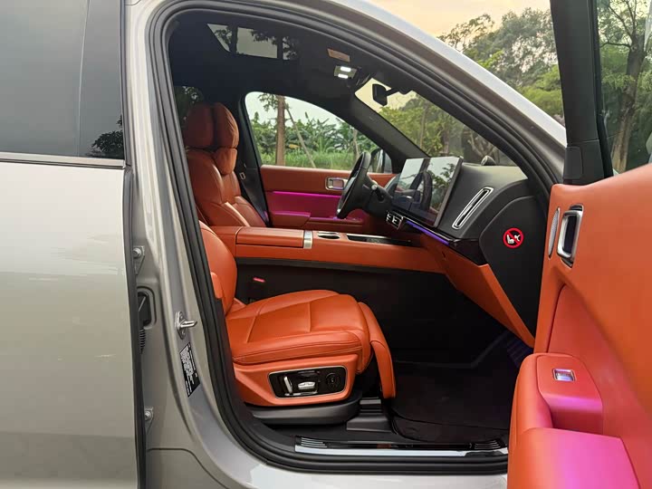 Фото 11 - LiXiang L7