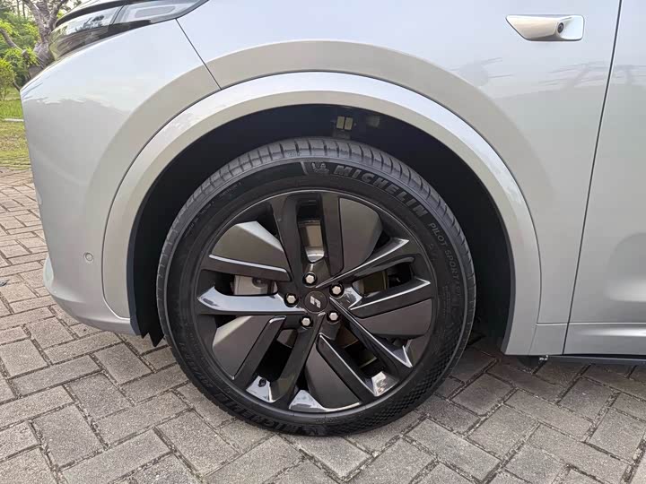 Фото 14 - LiXiang L7