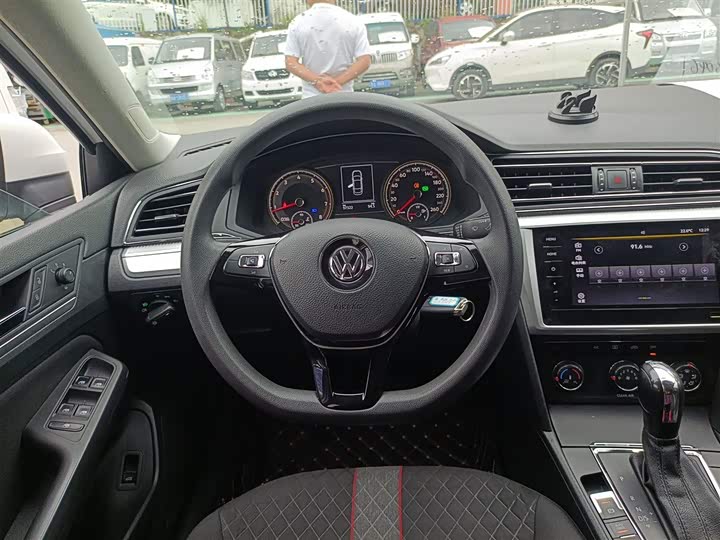 Фото 11 - Volkswagen Lamando L