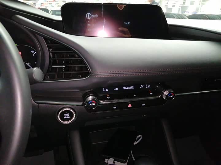 Фото 5 - Mazda 3 (Axela)