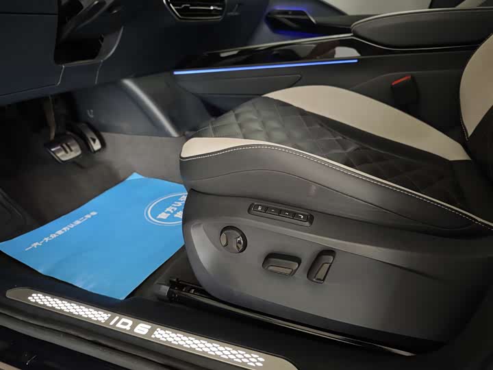 Фото 17 - Volkswagen ID.6 Crozz