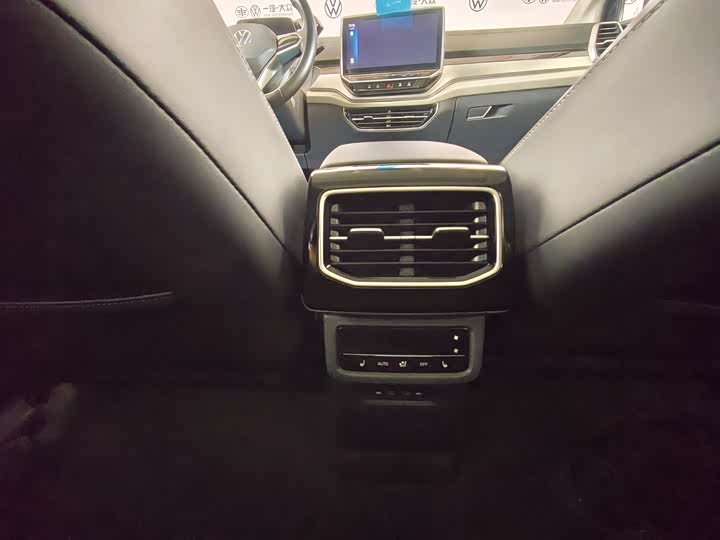 Фото 18 - Volkswagen ID.6 Crozz