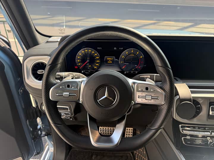 Фото 10 - Mercedes-Benz G-Class