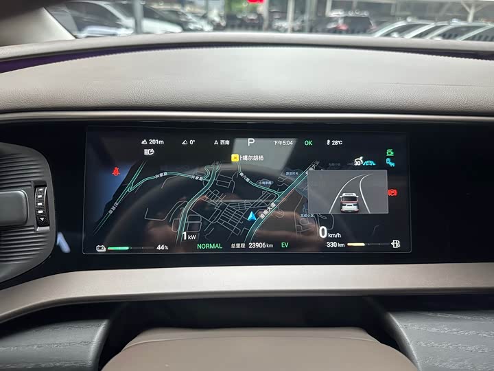 Фото 7 - Denza D9