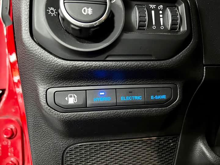 Фото 15 - Jeep Wrangler Hybrid