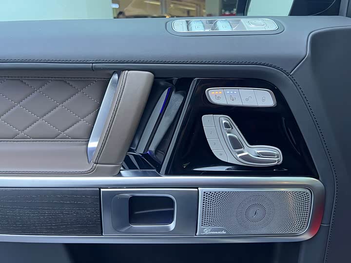 Фото 18 - Mercedes-Benz G-Class AMG